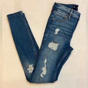 Hollister Mid Rise Ripped Distressed Super Skinny Jeans 3L